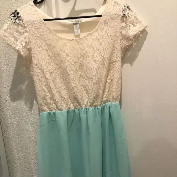 Charlotte Russe Dresses & Skirts - Charlotte Russe White and Blue Dress Size Small